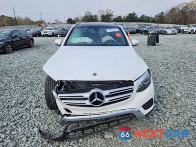 Piąte zdjęcie samochodu w środku: 2018 MERCEDES-BENZ GLC 300 4MATIC VIN:WDC0G4KB2JV110208 - miniatura