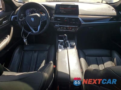 Zdjęcie 8 z 11 samochodu: 2019 BMW 530 XI VIN:WBAJA7C56KWW06725 - miniatura