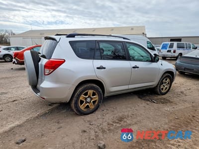 Trzecie zdjęcie samochodu z tyłu: 2006 TOYOTA RAV4 BASE VIN:JTMZD33V766008994 - miniatura