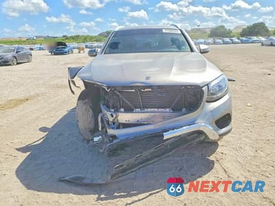 Piąte zdjęcie samochodu w środku: 2019 MERCEDES-BENZ GLC 300 VIN:WDC0G4JB8KV143796 - miniatura