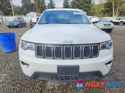 Piąte zdjęcie samochodu w środku: 2020 JEEP GRAND CHEROKEE LAREDO VIN:1C4RJFAG4LC267843 - miniatura