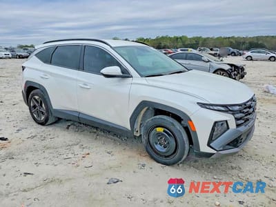 Czwarte zdjęcie samochodu z boku: 2025 HYUNDAI TUCSON SEL VIN:5NMJB3DE0SH576101 - miniatura