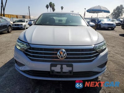Piąte zdjęcie samochodu w środku: 2019 VOLKSWAGEN JETTA S VIN:3VWC57BU8KM115868 - miniatura