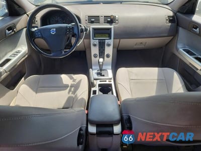 Zdjęcie 8 z 12 samochodu: 2010 VOLVO S40 2.4I VIN:YV1382MS7A2509919 - miniatura