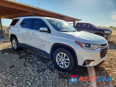 Czwarte zdjęcie samochodu z boku: 2019 CHEVROLET TRAVERSE LT VIN:1GNERGKW9KJ201731 - miniatura
