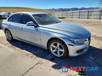 Czwarte zdjęcie samochodu z boku: 2013 BMW 328 XI SULEV VIN:WBA3B5C55DF597612 - miniatura