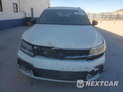 Piąte zdjęcie samochodu w środku: 2020 VOLKSWAGEN TIGUAN SE VIN:3VV2B7AX4LM118434 - miniatura