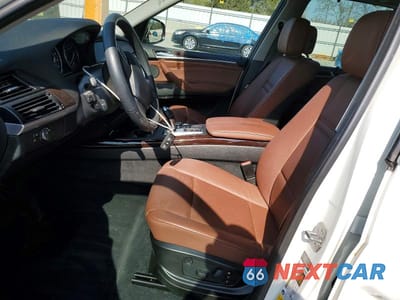 Zdjęcie 7 z 12 samochodu: 2013 BMW X5 XDRIVE35I VIN:5UXZV4C59D0G52257 - miniatura