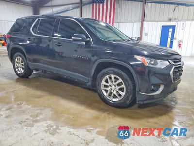 Czwarte zdjęcie samochodu z boku: 2020 CHEVROLET TRAVERSE LT VIN:1GNEVGKW4LJ309204 - miniatura