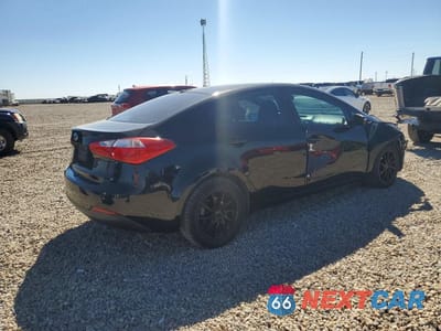 Trzecie zdjęcie samochodu z tyłu: 2016 KIA FORTE LX VIN:KNAFX4A63G5549217 - miniatura