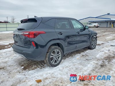 Trzecie zdjęcie samochodu z tyłu: 2022 KIA SELTOS LX VIN:KNDEPCAAXN7238589 - miniatura