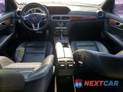 Zdjęcie 8 z 12 samochodu: 2012 MERCEDES-BENZ C 250 VIN:WDDGF4HBXCR198280 - miniatura