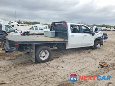 Trzecie zdjęcie samochodu z tyłu: 2025 CHEVROLET SILVERADO HD FLATBED TRUCK VIN:1GB4KSE7XSF365884 - miniatura