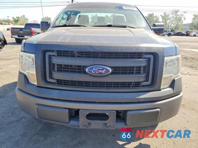 Piąte zdjęcie samochodu w środku: 2013 FORD F150 VIN:1FTMF1CM3DKF33930 - miniatura