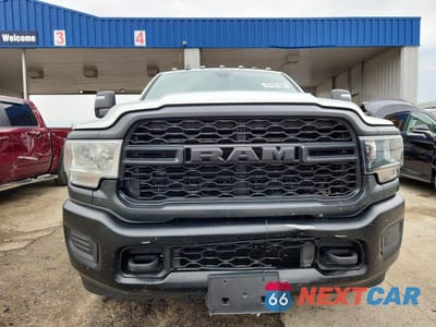 Piąte zdjęcie samochodu w środku: 2023 RAM 3500 TRADESMAN VIN:3C63RRGL1PG575499 - miniatura