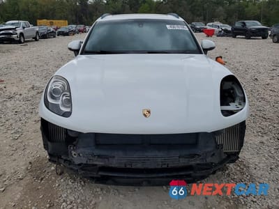 Piąte zdjęcie samochodu w środku: 2016 PORSCHE MACAN S VIN:WP1AB2A50GLB47561 - miniatura