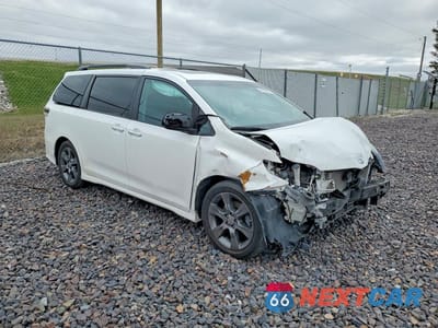 Czwarte zdjęcie samochodu z boku: 2016 TOYOTA SIENNA SE 8-PASSENGER VIN:5TDXK3DC9GS701450 - miniatura