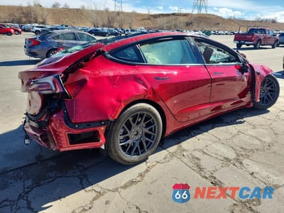 Trzecie zdjęcie samochodu z tyłu: 2025 TESLA MODEL 3 VIN:5YJ3E1EB6SF009434 - miniatura