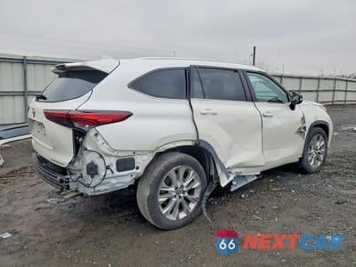 Trzecie zdjęcie samochodu z tyłu: 2021 TOYOTA HIGHLANDER LIMITED VIN:5TDDZRBH7MS094380 - miniatura