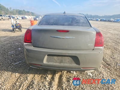 Zdjęcie 6 z 11 samochodu: 2019 CHRYSLER 300 TOURING VIN:2C3CCAAG8KH569610 - miniatura