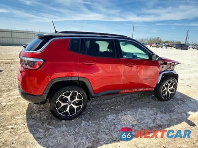 Trzecie zdjęcie samochodu z tyłu: 2025 JEEP COMPASS LIMITED VIN:3C4NJDCN3ST521379 - miniatura