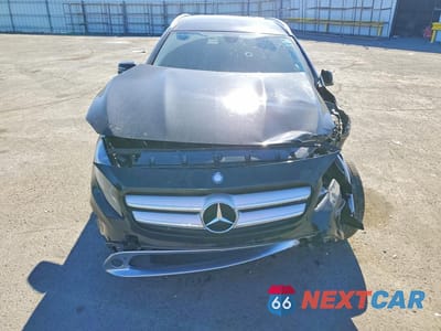 Piąte zdjęcie samochodu w środku: 2015 MERCEDES-BENZ GLA 250 4MATIC VIN:WDCTG4GB1FJ040706 - miniatura
