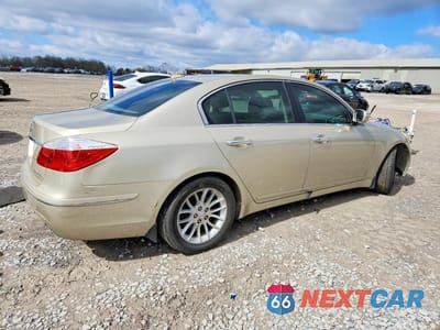 Trzecie zdjęcie samochodu z tyłu: 2009 HYUNDAI GENESIS 3.8L V6 VIN:KMHGC46E99U046444 - miniatura