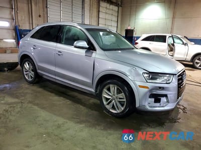 Czwarte zdjęcie samochodu z boku: 2016 AUDI Q3 PREMIUM PLUS VIN:WA1EFCFS3GR019236 - miniatura