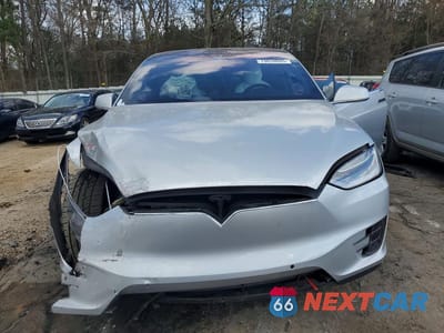 Piąte zdjęcie samochodu w środku: 2018 TESLA MODEL X VIN:5YJXCBE43JF127275 - miniatura