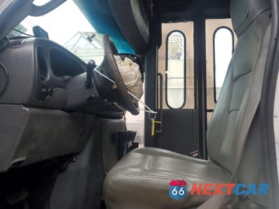 Zdjęcie 7 z 14 samochodu: 2003 FORD E450 SHUTTLE BUS VIN:1FDWE45FX3HB18719 - miniatura