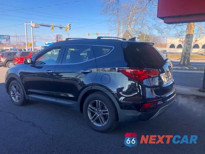 Trzecie zdjęcie samochodu z tyłu: 2017 HYUNDAI SANTA FE SPORT VIN:5NMZUDLB0HH023306 - miniatura