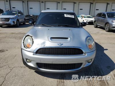 Piąte zdjęcie samochodu w środku: 2009 MINI COOPER S CLUBMAN VIN:WMWMM33549TP90684 - miniatura