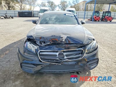 Piąte zdjęcie samochodu w środku: 2020 MERCEDES-BENZ E 350 VIN:W1KZF8DB5LA809692 - miniatura