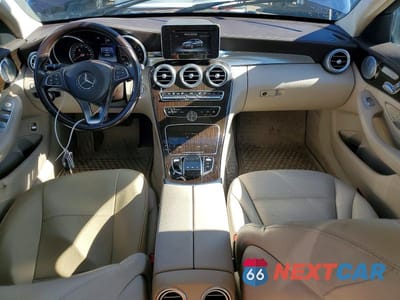 Zdjęcie 8 z 11 samochodu: 2015 MERCEDES-BENZ C 300 4MATIC VIN:55SWF4KB7FU029339 - miniatura
