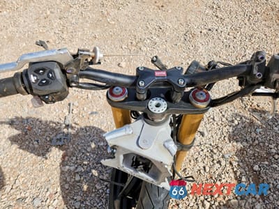 Zdjęcie 7 z 10 samochodu: 2024 APRILIA TUONO V4 1100 VIN:ZD4KZUA06RS001034 - miniatura