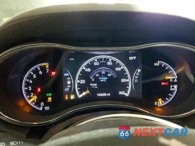 Zdjęcie 9 z 13 samochodu: 2018 JEEP GRAND CHEROKEE LAREDO VIN:1C4RJFAG8JC503827 - miniatura