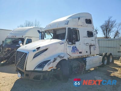 Drugie zdjęcie samochodu z przodu: 2020 VOLVO VN VNL VIN:4V4NC9EH7LN242165 - miniatura