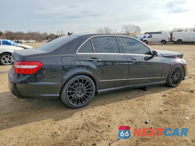 Trzecie zdjęcie samochodu z tyłu: 2010 MERCEDES-BENZ E 550 4MATIC VIN:WDDHF9AB6AA082842 - miniatura