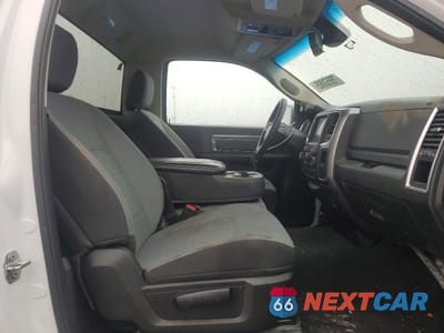 Zdjęcie 10 z 12 samochodu: 2021 RAM 1500 CLASSIC SLT VIN:3C6JR6ET4MG635120 - miniatura