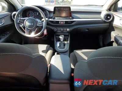 Zdjęcie 8 z 12 samochodu: 2023 KIA FORTE LXS VIN:3KPF24AD9PE649522 - miniatura