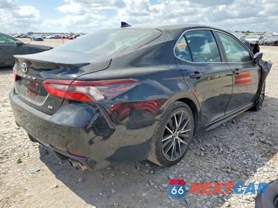 Trzecie zdjęcie samochodu z tyłu: 2023 TOYOTA CAMRY SE VIN:4T1G11AK4PU791651 - miniatura
