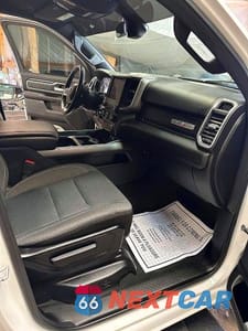 Piąte zdjęcie samochodu w środku: 2022 RAM 1500 BIG HORN VIN:1C6RREFT9NN275976 - miniatura