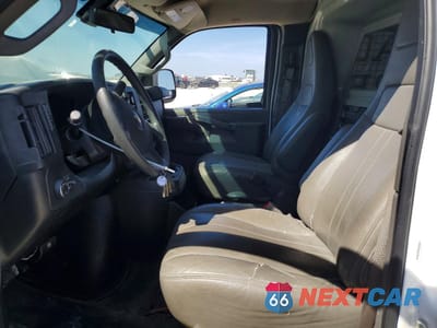 Zdjęcie 7 z 13 samochodu: 2021 CHEVROLET EXPRESS G2500 VIN:1GCWGAFP4M1152296 - miniatura