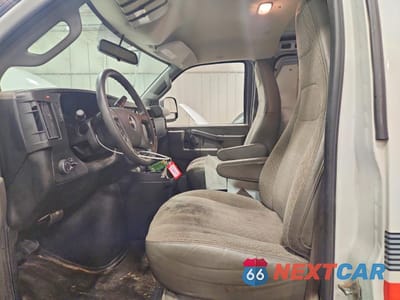 Zdjęcie 7 z 13 samochodu: 2017 GMC SAVANA 3500 CARGO UTILITY / SERVICE VAN VIN:1GTZ7GFGXH1242963 - miniatura