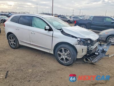 Czwarte zdjęcie samochodu z boku: 2015 VOLVO XC60 T6 PLATINUM VIN:YV4902RM1F2637918 - miniatura
