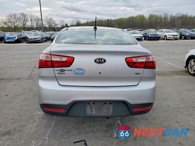 Zdjęcie 6 z 12 samochodu: 2013 KIA RIO LX VIN:KNADM4A31D6107077 - miniatura