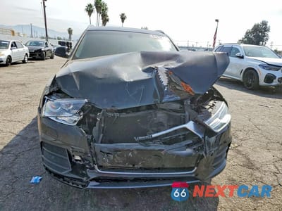 Piąte zdjęcie samochodu w środku: 2017 AUDI Q3 PREMIUM VIN:WA1BCCFS2HR007186 - miniatura