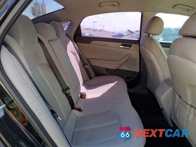 Zdjęcie 10 z 12 samochodu: 2018 HYUNDAI SONATA SE VIN:5NPE24AF5JH700787 - miniatura