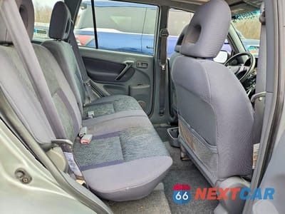 Zdjęcie 11 z 12 samochodu: 2002 TOYOTA RAV4 BASE VIN:JTEHH20V526042324 - miniatura