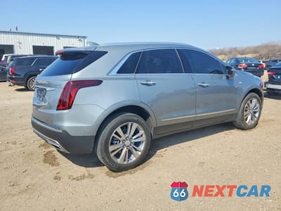 Trzecie zdjęcie samochodu z tyłu: 2023 CADILLAC XT5 PREMIUM LUXURY VIN:1GYKNDR44PZ117488 - miniatura